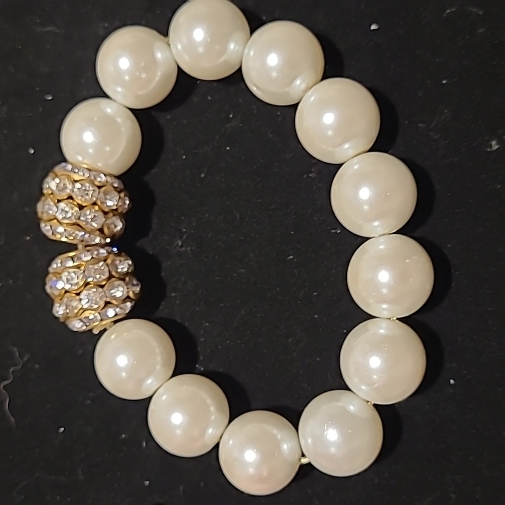 Faux Pearl/ Rhinestone Bracelet - Picture 3 of 4